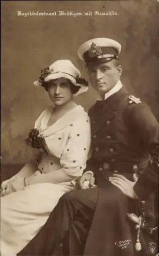 Ak Otto Weddigen, Marineoffizier, Kapitänleutnant, Portrait mit Gemahlin, SM U 9