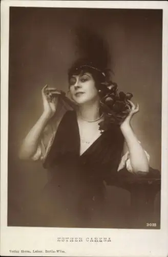 Ak Schauspielerin Esther Carena, Portrait