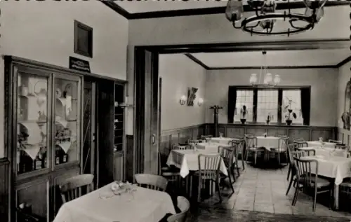 Ak Witten an der Ruhr, Gaststätte Haus Hethey, Speisesaal, Gastraum mit Tischen, Stühlen, Vitrine