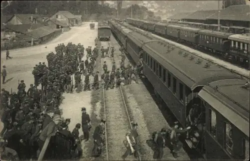 Foto Ak Luzern Stadt Schweiz, Beim Verladen, Eisenbahn