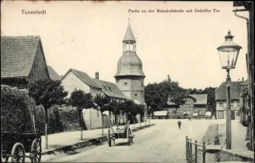 Ak Bad Tennstedt im Unstrut Hainich Kreis Thüringen, Partie an der Bahnhofstraße, Osthöfer Tor