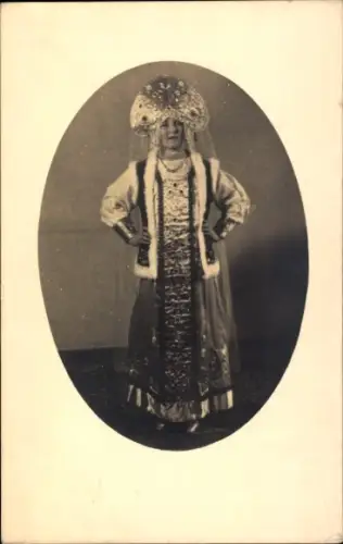 Foto Ak Frau in russischer Tracht