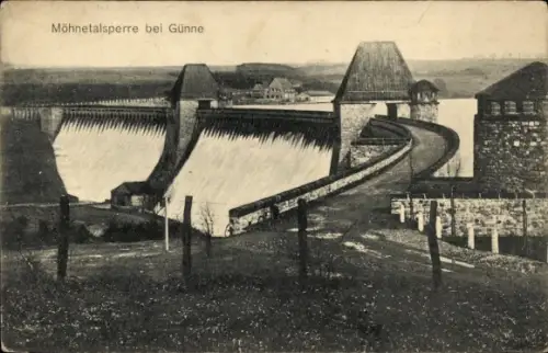 Ak Möhnesee in Westfalen, Möhnetalsperre, Möhnetalsperre bei Günne, Staumauer, Stauwehr, Stausee,