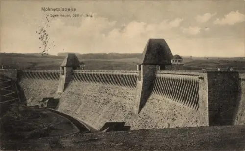 Ak Möhnesee in Westfalen, Möhnetalsperre,  Sperrmauer, 638 m lang