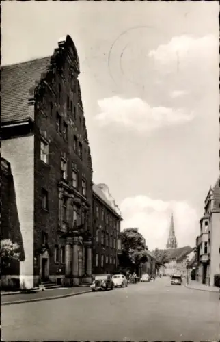 Ak Moers am Niederrhein, Haagstraße mit Amtsgericht