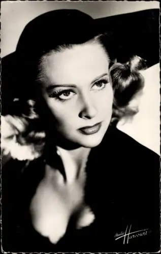 Ak Schauspielerin Martine Carol, Portrait, Hut