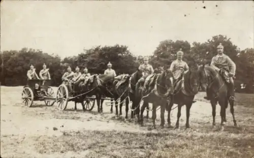Foto Ak Deutsche Soldaten in Uniformen, Reiter, Kaiserzeit