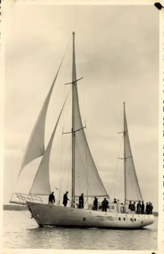 Foto Ak Schiff, Segelpartie