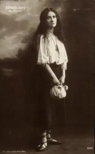 Ak Opernsängerin Elfriede Leschke Dorp als Mignon, Deutsches Opernhaus Charlottenburg, Autogramm