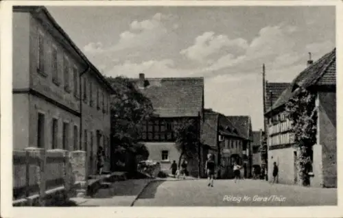 Ak Pölzig in Thüringen,  Dorfstraße, Fachwerkhaus, Wohnhäuser