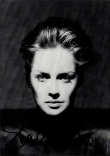 Ak Schauspielerin Sharon Stone, Portrait, Autogramm