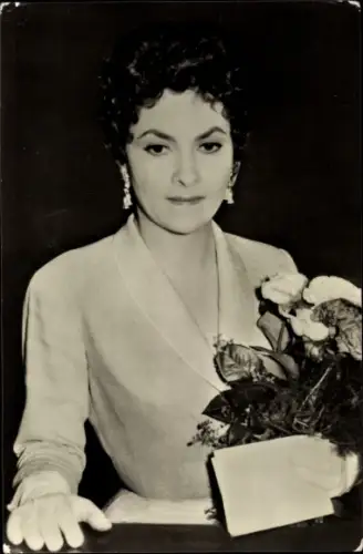 Ak Schauspielerin Gina Lollobrigida, Portrait, Untreue, Brot, Liebe und Phantasie