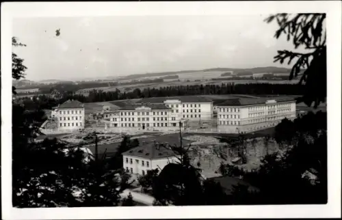 Ak Žamberk Senftenberg in Böhmen Reg. Pardubice, Orlické kasárny, Kaserne