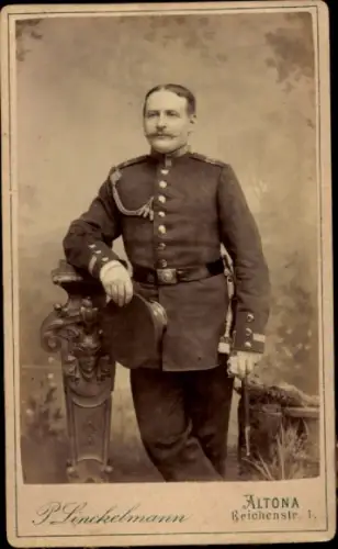 Foto Deutscher Soldat in Uniform, Porträt