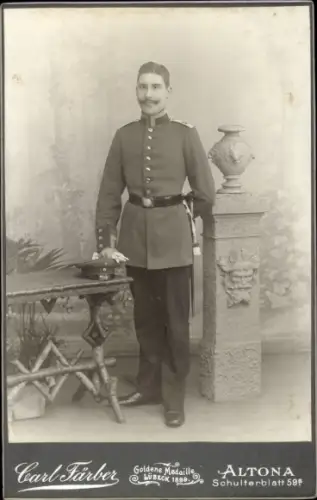 Foto Deutscher Soldat in Uniform, Porträt
