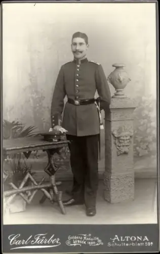 Foto Deutscher Soldat in Uniform, Porträt