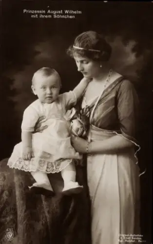 Ak Prinzessin August Wilhelm mit ihrem Sohn, Alexandra Victoria, Portrait