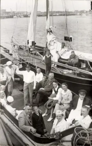 Foto Ak Segelboot, Passagiere