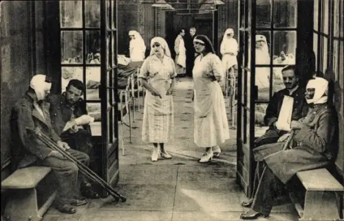 Ak L'Empereur des Pauvres, Krankenschwestern, verwundete französische Soldaten