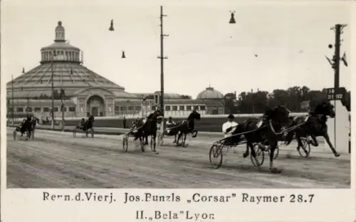 Foto Ak Trabrennbahn Krieau in Wien, Trabrennen, Rennen der Vierjährigen