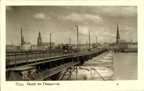Ak Riga Lettland, Skats no Daugavas, Schiffbrücke, Straßenbahn
