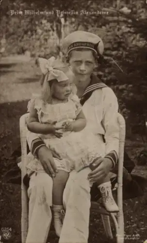 Ak Prinz Wilhelm von Preußen, Matrosenanzug SMS Kronprinz, Prinzessin Alexandrine