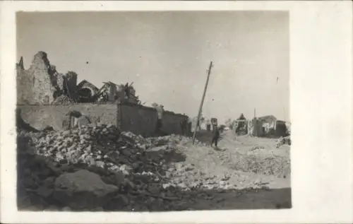 Foto Ak St. Martin Frankreich? Kriegszerstörung I. WK