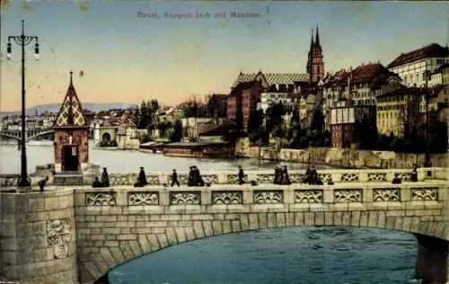 Ak Basel Stadt, Käppeli Joch mit Münster, Brücke, Passanten