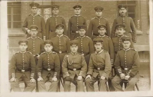 Foto Ak Deutsche Soldaten in Uniformen, Kaiserzeit, Gruppenfoto