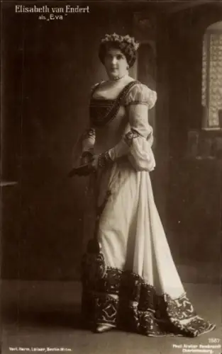 Ak Opernsängerin Elisabeth van Endert als Eva, Portrait