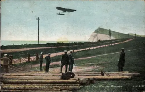 Ak Traversée de la Manche, L'Aéroplane Blériot en vue des côtes de Douvres