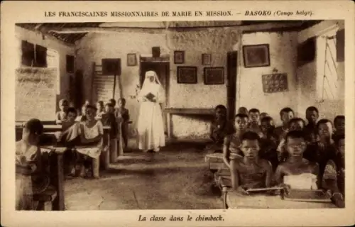 Ak Basoko DR Kongo Zaire, Franziskanermissionare, Die Klasse in Chimbeck