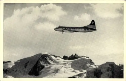 Ak Swissair, Convair Liner, Passagierflugzeug über den Alpen, HB-IRP