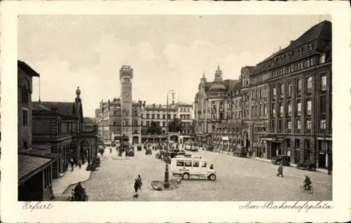 Ak Erfurt in Thüringen,  Am Bahnhofsplatz