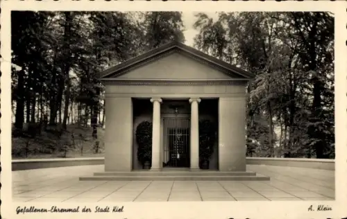 Ak Hansestadt Kiel, Gefallenen Ehrenmal, Foto A. Klein