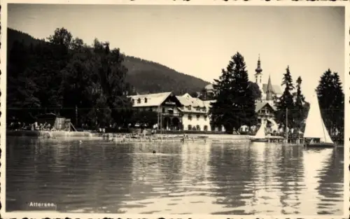 Ak Attersee im Salzkammergut Oberösterreich,  Kirche, Segelboote, Seepromenade