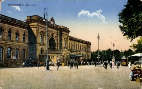 Ak Magdeburg in Sachsen Anhalt, Bahnhof, Straßenseite