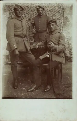 Foto Ak Deutsche Soldaten in Uniform, Portrait