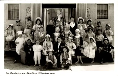 Ak Zum Andenken an Schneider's Liliputaner Stadt, Gruppenfoto