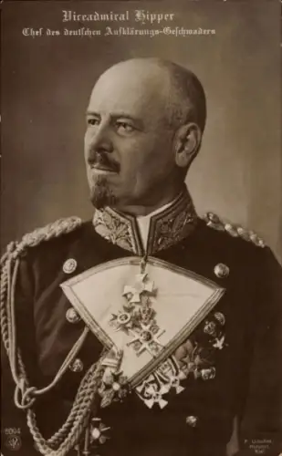 Ak Admiral Franz von Hipper, Chef des deutschen Geschwaders, Portrait in Uniform, Orden