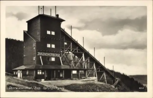 Ak Oberwiesenthal im Erzgebirge, Sprungschanze, Jugendherberge