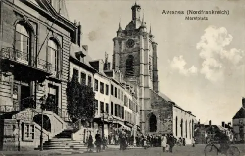 Ak Avesnes sur Helpe Nord, Avesnes (Nordfrankreich), Marktplatz