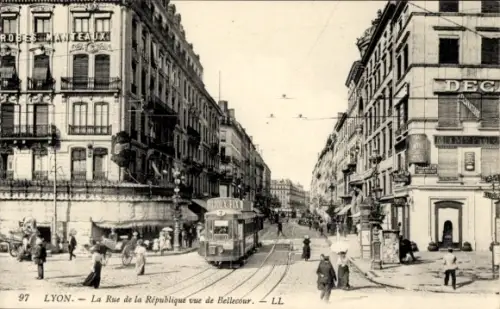 CPA Lyon Rhône, Rue de la République vue de Bellecour
