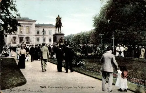Ak Kiel,  Schlossgarten, Promenaden-Concert, Reiterstandbild, Schloss