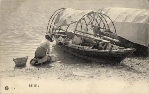Ak Italien, Boote am Ufer, Wäscherin