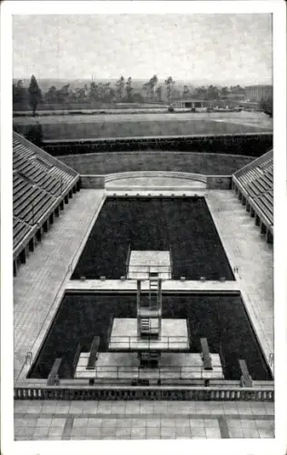 Ak Berlin Reichssportfeld, Olympische Spiele 1936, Schwimmstadion von der Deutschen Kampfbahn aus