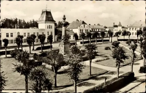 Ak Putbus auf der Insel Rügen, Marienplatz, HO Gaststätte Deutsches Haus