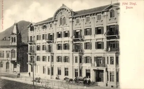 Ak Bozen Bolzano Südtirol, Hotel Stiegl,  Gebäude mit Balkonen, Pferdewagen