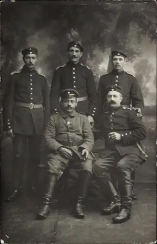 Foto Ak Deutsche Soldaten in Uniform, Portrait
