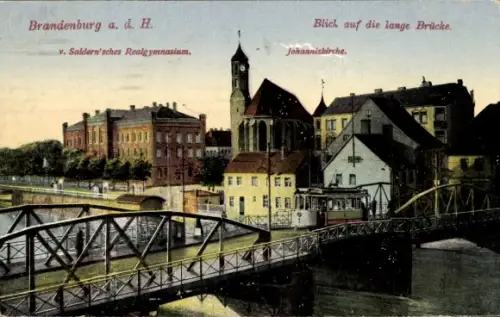 Ak Brandenburg an der Havel, Brücke mit Straßenbahnwagen, Fluss, Kirchturm, mehrstöckige Häuser, 